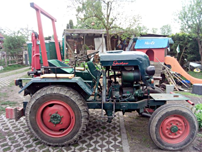 Der kleine, 9 PS starke, Traktor Der kleine, 9 PS starke, Traktor