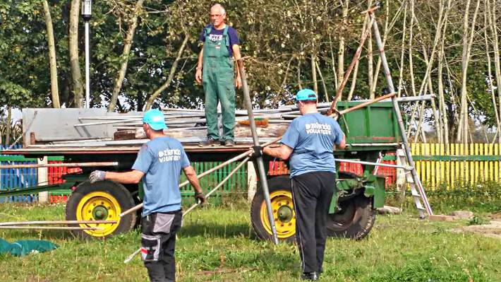 Eselfreund Lutz und die Zalando-Hilfstrupppe Eselfreund Lutz und die Zalando-Hilfstrupppe