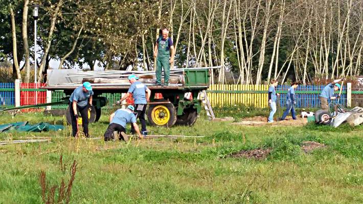 Eselfreund Lutz und die Zalando-Truppe Eselfreund Lutz und die Zalando-Truppe